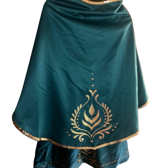 Disney Parks Frozen 2 Queen Anna girls costume with cape size 5/6 Disney store - Picture 4 of 5
